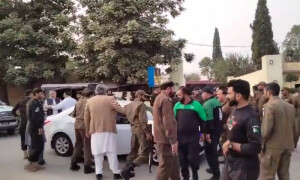 عمران خان سے ملاقات کیلئے اڈیالہ جیل جانے والے زیر حراست پی ٹی آئی کے سینئر رہنما رہا