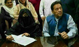 توشہ خانہ ٹو کیس: عمران خان اور بشریٰ بی بی کی بریت کی درخواستیں خارج