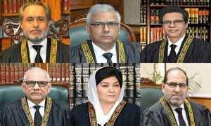 On its first day, SC&rsquo;s constitutional bench seeks reports from provinces on actions against pollution