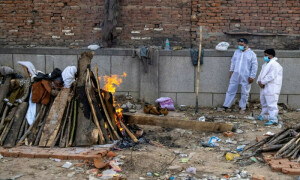 Indian man wakes up on funeral pyre Indian man wakes up on funeral pyre