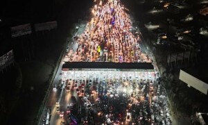 PTI protesters cross Islamabad Toll Plaza; Naqvi vows to not spare those behind cop&rsquo;s death