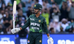 دوسرا ون ڈے: صائم ایوب کی شاندار سنچری، پاکستان نے زمبابوے کو 10 وکٹوں سے شکست دے دی
