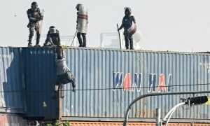 اداریہ: &rsquo;حکمران اتحاد نے مستقبل میں مظاہروں سے نمٹنے کا معیار طے کردیا ہے&lsquo;
