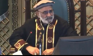 احتجاجی مظاہرین پر تشدد: حکومت خیبرپختونخوا کا 3 روزہ سوگ کا اعلان