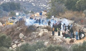 Israel steps up bombing, kills 26 in Gaza
