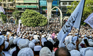 جھڑپوں کے بعد بنگلہ دیشی سیاست دانوں کی عوام سے پر امن رہنے کی اپیل
