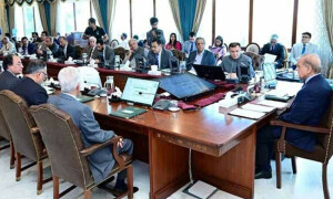 وفاقی حکومت کا خیبرپختونخوا میں گورنر راج لگانے پر غور