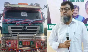 کراچی: جمالی پل کے قریب ڈمپر نے پروفیسر اور اہلیہ کو کچل دیا