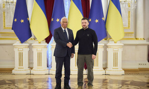Zelensky urges Biden to rally support for Ukraine&rsquo;s Nato membership