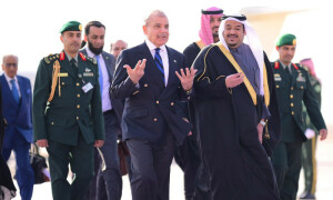 وزیراعظم شہباز شریف &rsquo;ون واٹر سمٹ&lsquo; میں شرکت کے لیے سعودی عرب پہنچ گئے