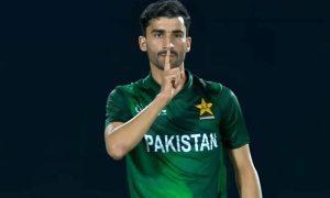 نوجوان پاکستانی اسپنر نے ٹی 20 انٹرنیشنل میں عمرگل کا 15 سالہ ریکارڈ توڑ دیا