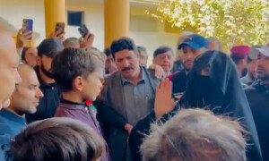بھاگنے والی عورت نہیں، ڈی چوک پر مجھے اکیلا چھوڑ دیا گیا تھا، بشریٰ بی بی