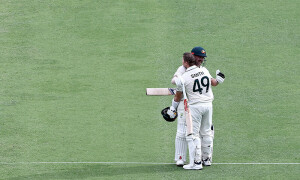 Head blazes century as Australia reach 234-3 in third India Test