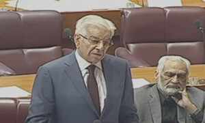 یہ نہیں ہوسکتا حملہ کریں، سول نافرمانی کی تحریک چلائیں اور مذاکرات بھی ہوں، خواجہ آصف