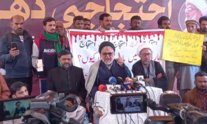 ایم ڈبلیو ایم کی کراچی میں مظاہرین پر شیلنگ کی مذمت، سندھ بھر میں دھرنوں کا اعلان