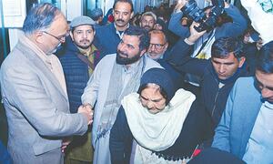 318 stranded Pakistanis return from crisis-hit Syria