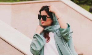 غیر ذمہ دار والد کے ذکر پر علیزہ سلطان کو تنقید کا سامنا