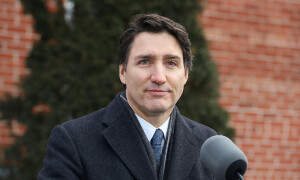 Trudeau rejects Trump&rsquo;s idea of forcing Canada to become a US state