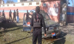 بلوچستان: مستونگ میں مسلح افراد نے سیمنٹ فیکٹری جلادی، ناکہ لگاکر شہریوں سے لوٹ مار