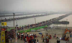Indian Hindu pilgrims take the plunge ahead of largest gathering
