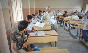 حکومت سندھ کا ٹیچنگ لائسنسنگ کا امتحان پاس کرنے والے اساتذہ کو گریڈ 16 میں نوکری دینے کا فیصلہ