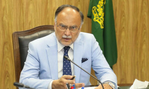 پہلی مرتبہ پارلیمنٹ عدلیہ اور فوج میں ہم آہنگی ہے، احسن اقبال