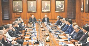 احسن اقبال کا برآمدات بڑھانے کیلئے &rsquo;ایس ایم ایز&lsquo; کی بہتر مالی معاونت پر زور