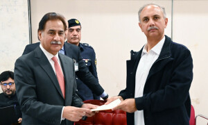 پی ٹی آئی انتخابی دھاندلی کی عدالتی تحقیقات کے مطالبے سے دستبردار، چارٹر آف ڈیمانڈ پیش کردیا