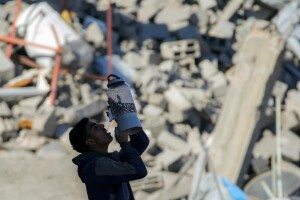 PHOTOS: Palestinians in Gaza return to rubble after the ceasefire
