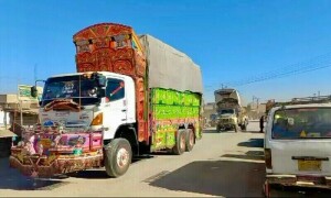 سخت سیکیورٹی میں 61 گاڑیوں پر مشتمل امدادی سامان کا قافلہ کرم پہنچ گیا