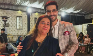 بیٹے کی طلاق کے بعد عورت کارڈ چلتا رہا، بیٹے پر سنگین الزام لگے، والدہ فیروز خان