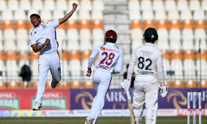 دوسرا ٹیسٹ: پہلے دن 20 وکٹیں گرگئیں، قومی ٹیم ویسٹ انڈیز کے 163 رنز کے جواب میں 154 پر ڈھیر