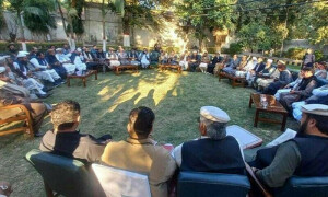 کوہاٹ: کرم کے معاملے پر گرینڈ امن جرگے کی فریقین سے معاہدے پر آگے بڑھنے کی درخواست