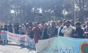 بھارتی یوم جمہوریہ پر کشمیریوں کا دنیا بھر میں یوم سیاہ، اسلام آباد میں ہائی کمیشن کے باہر مظاہرہ