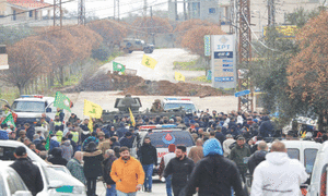 Israel kills 22 on deadline for Lebanon pullout
