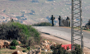 مغربی کنارے میں تنہا فلسطینی نوجوان کا چوکی پر حملہ، 2 اسرائیلی فوجی ہلاک، 10 زخمی