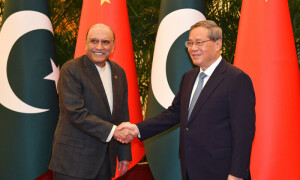 صدر زرداری کی چینی وزیر اعظم سے ملاقات، مفاہمت کی متعدد یادداشتوں پر دستخط