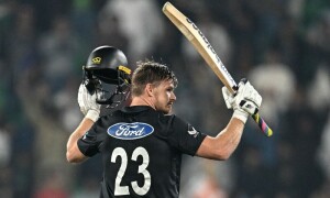 Phillips and Santner lead New Zealand to 78-run win over Pakistan