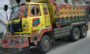 سندھ حکومت کا دن کے اوقات میں کراچی میں ڈمپر کی داخلے پر پابندی کا فیصلہ