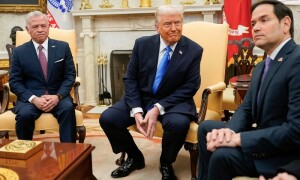 Trump meets Jordan&rsquo;s king, repeats Gaza takeover plan