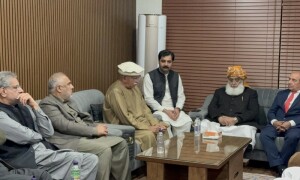 Opposition alliance resolves to give govt &lsquo;a tough time&rsquo;