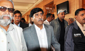 جلاؤ گھیراؤ کیس: انسداد دہشت گردی عدالت نے آفاق احمد کو عدالتی ریمانڈ پر جیل بھیج دیا