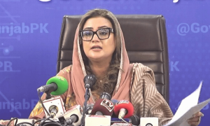 سیہون میں وزیراعلیٰ سندھ کے علاقے میں حادثے کو وفاق پر مت ڈالیں، عظمیٰ بخاری