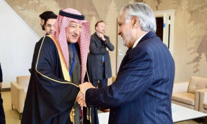اسحٰق ڈار کی نیویارک میں سعودی نائب وزیرِ خارجہ سے ملاقات، دوطرفہ اقتصادی تعاون کے فروغ پر اتفاق