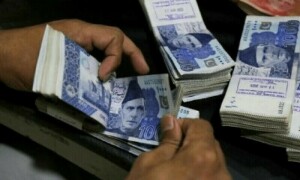 حکومت نے ٹی بلز، انویسٹمنٹ بانڈز کے ذریعے مزید 690 ارب روپے کا قرض لے لیا