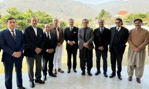 چیف جسٹس سے تحریک انصاف کے وفد کی 2 گھنٹے طویل ملاقات