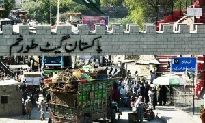 Torkham border closure leaves Afghans stranded