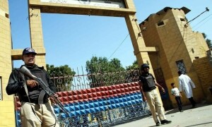سندھ: قیدیوں کے کھانے سمیت دیگر ٹھیکوں میں 2 ارب سے زائد کی بے ضابطگیوں کا انکشاف