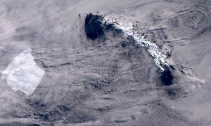 World&rsquo;s biggest iceberg runs aground off Antarctic island