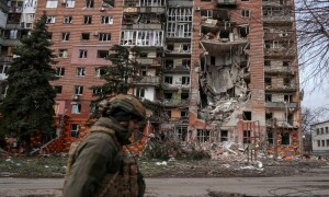 Trump threatens new Russia sanctions over Ukraine attacks